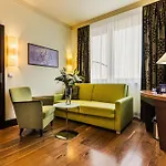 Ξενοδοχείο Savannah 4*