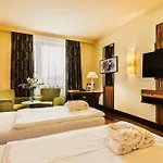 Savannah 4*