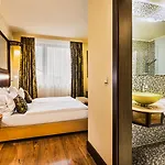 Savannah 4*