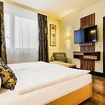 Savannah 4* Znojmo