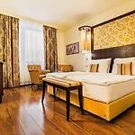 Savannah 4* Znojmo