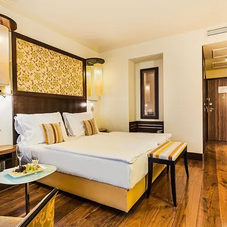 Savannah Hotel 4*