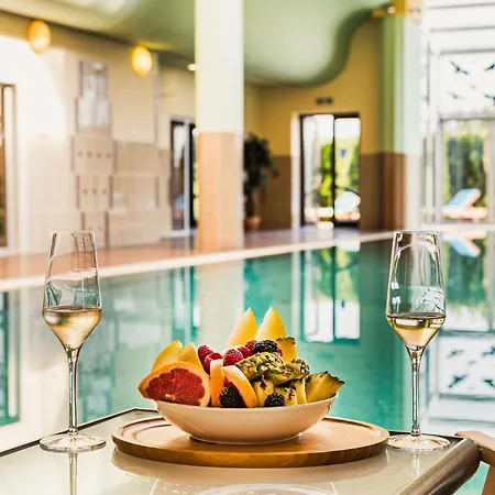 Savannah Hotel 4*