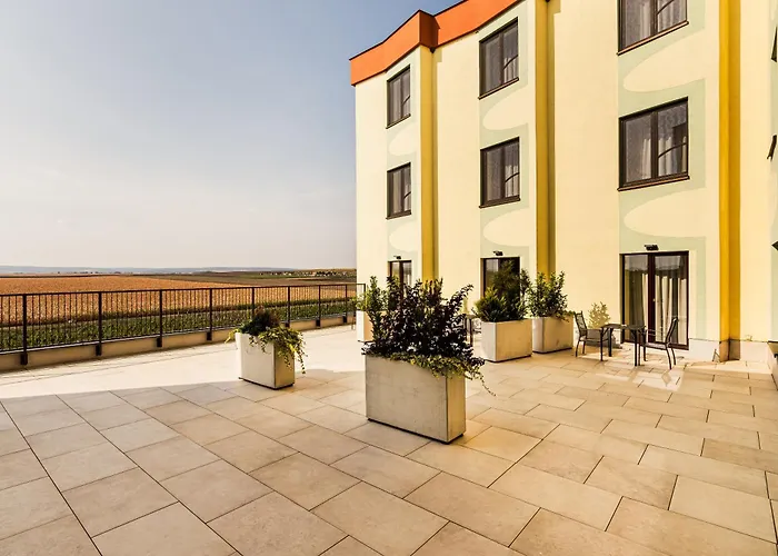 Savannah Hotel Chvalovice (South Moravian)